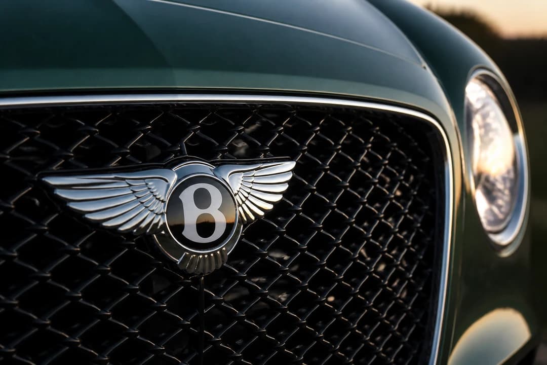 Bentley Continental GT Speed flying B matrix grille for Bentley rental Dubai guide identity