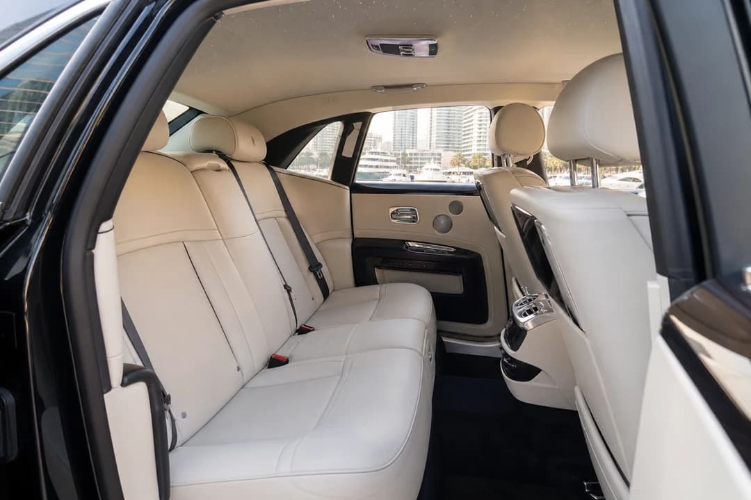 Rolls-Royce Ghost rear cabin for a discreet Bulgari Island Dubai arrival