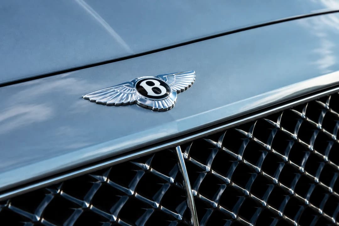 Bentley Continental GT Speed matrix grille and flying B for Bentley Continental GT rental Dubai identity