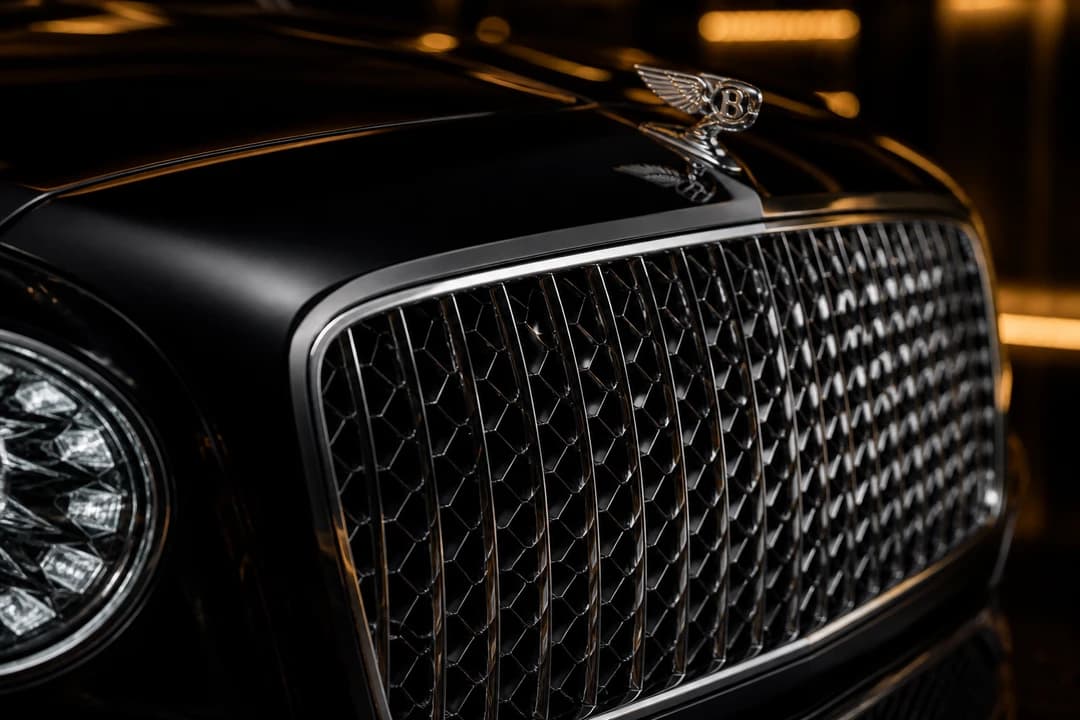 Bentley Flying Spur matrix grille and flying B detail for Bentley Flying Spur rental Dubai identity