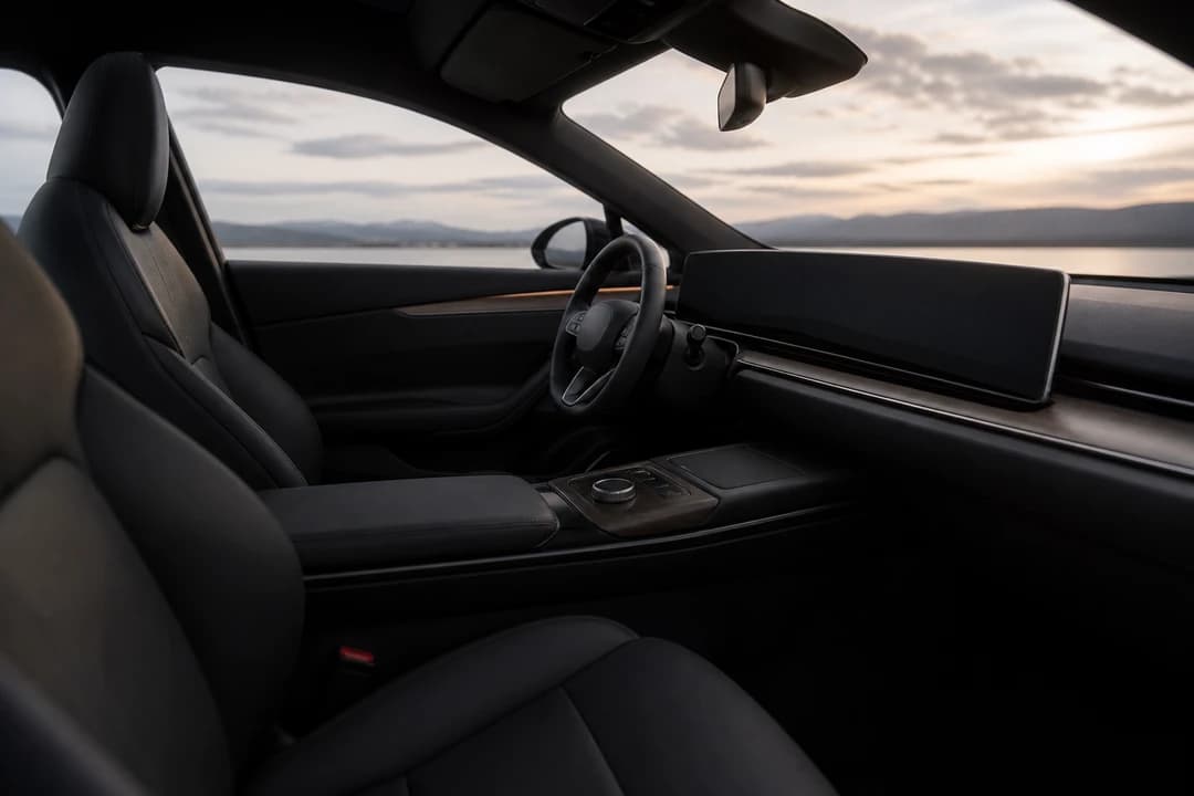 Best luxury car Dubai cabin familiarity after several days of the same weekly hire