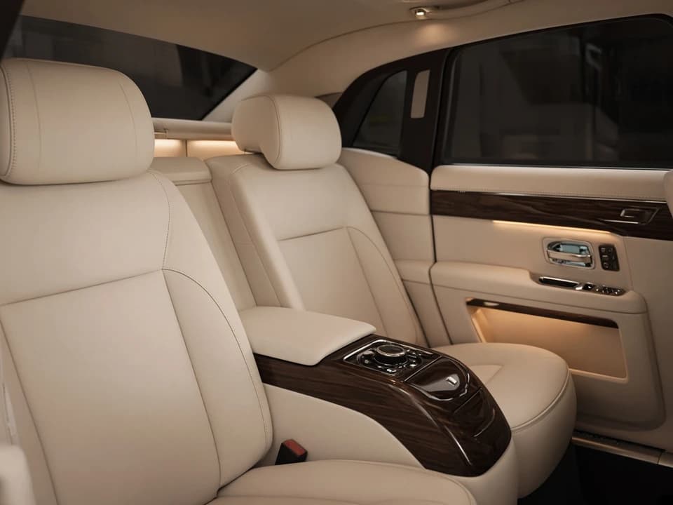 Rolls-Royce Ghost rental Dubai rear cabin for executive hotel and business weeks in Dubai