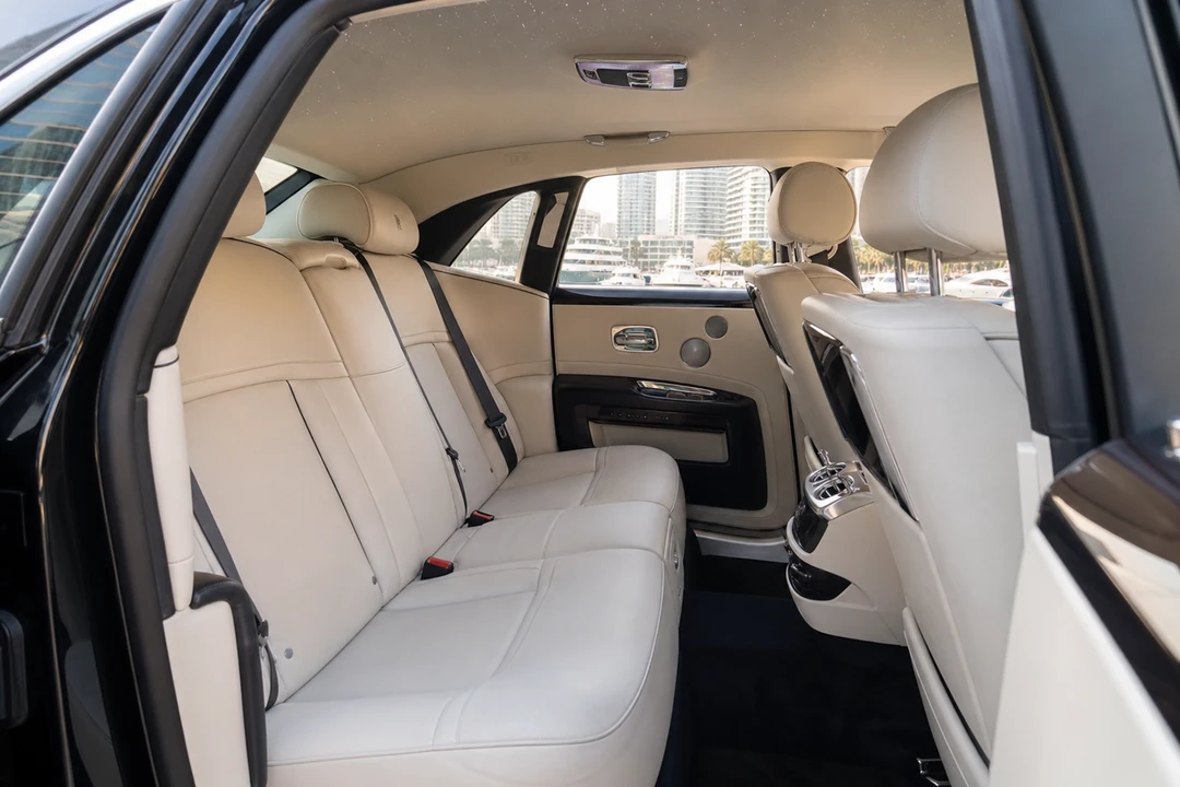 Rolls-Royce Ghost rear cabin for a discreet Bulgari Island Dubai arrival