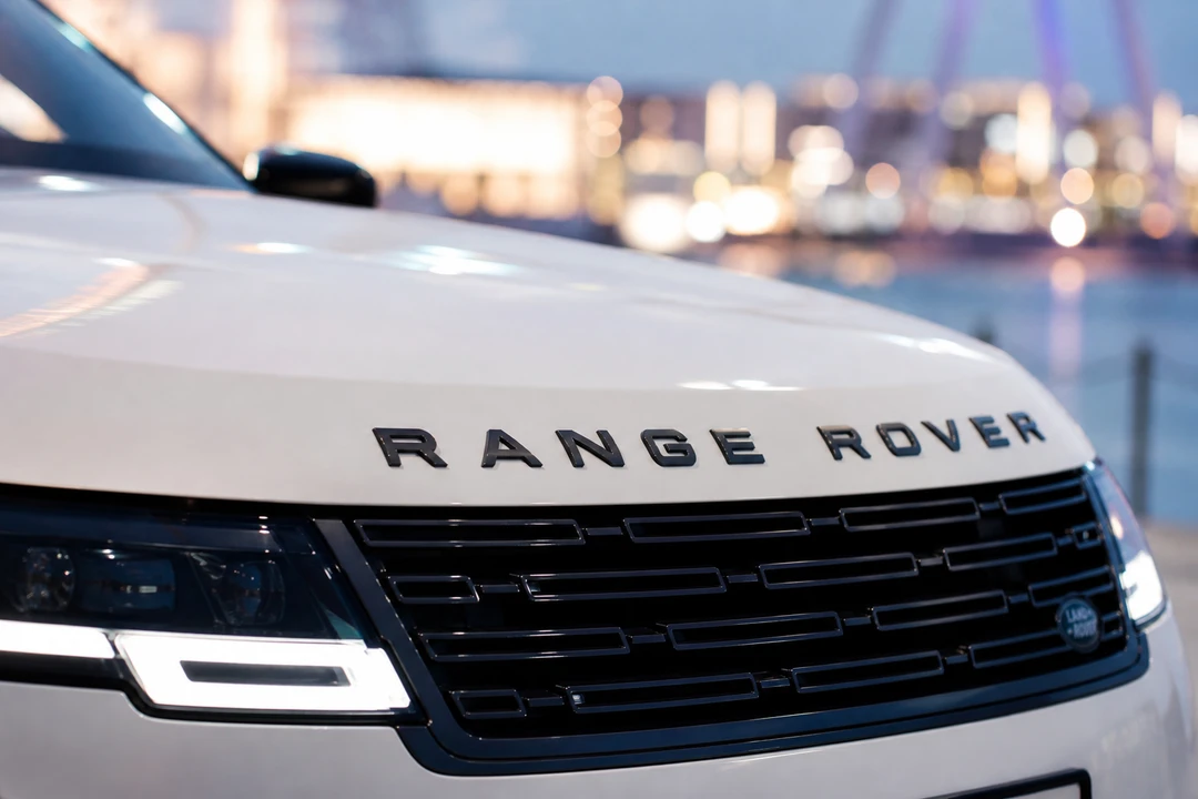 Range Rover slim LED lights and clamshell bonnet for Range Rover rental Dubai guide identity