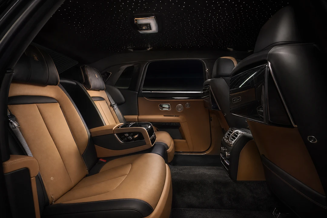 Rolls-Royce Ghost Series II rear cabin for Rolls Royce hire Dubai executive stays
